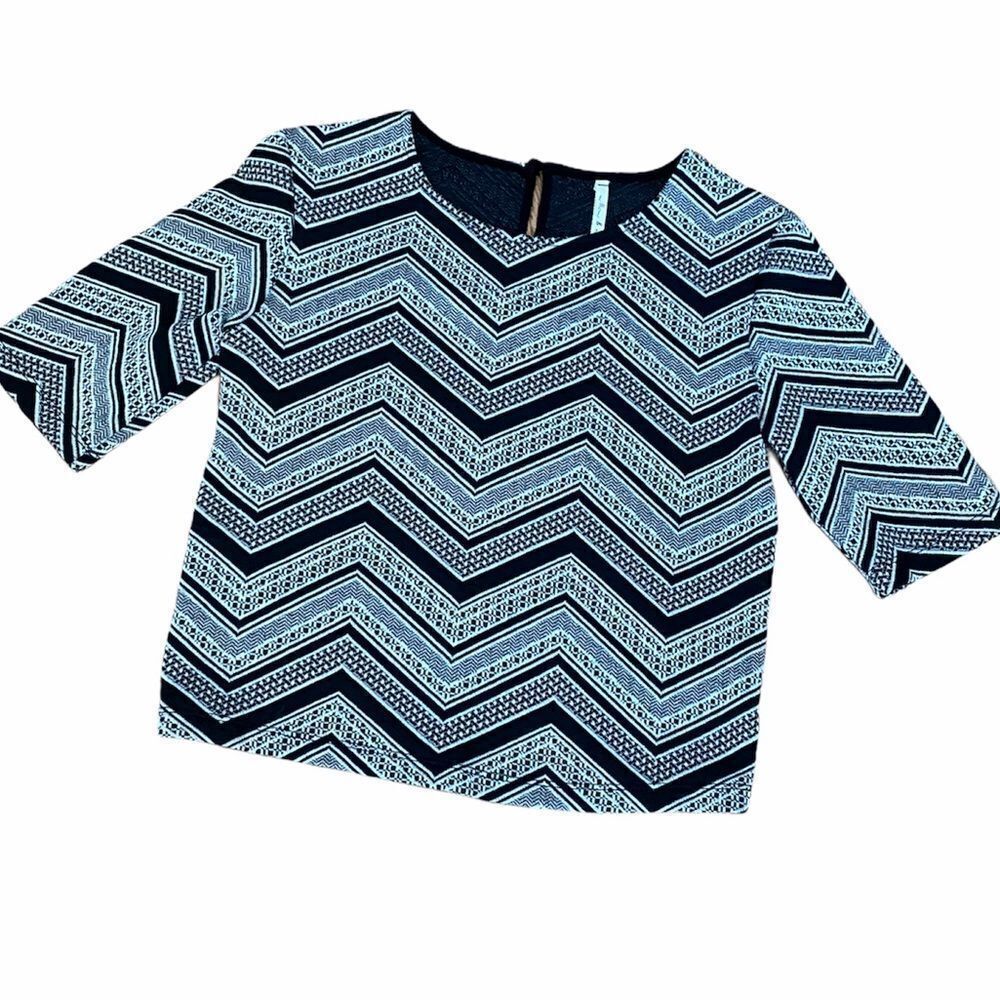 Chevron Striped Top - Picture 2 of 11